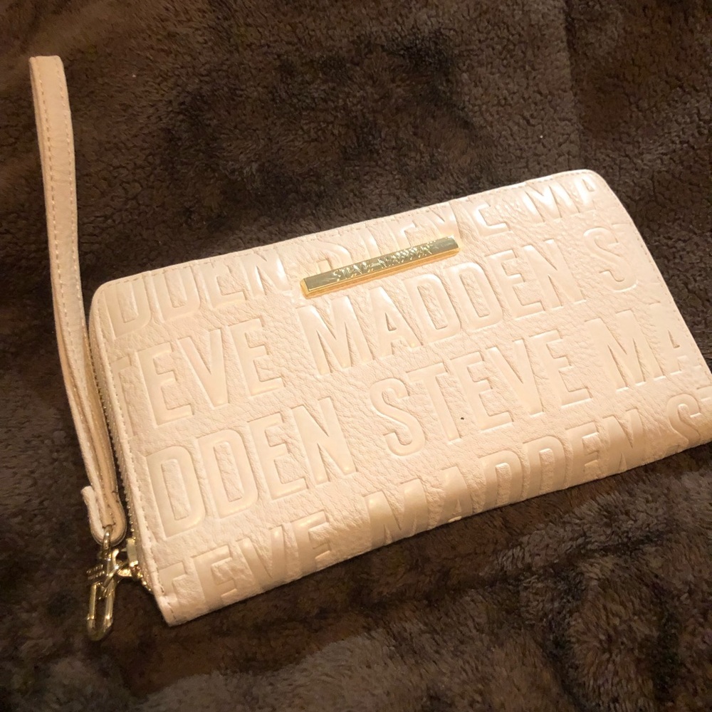 Stave Madden wristlet purse